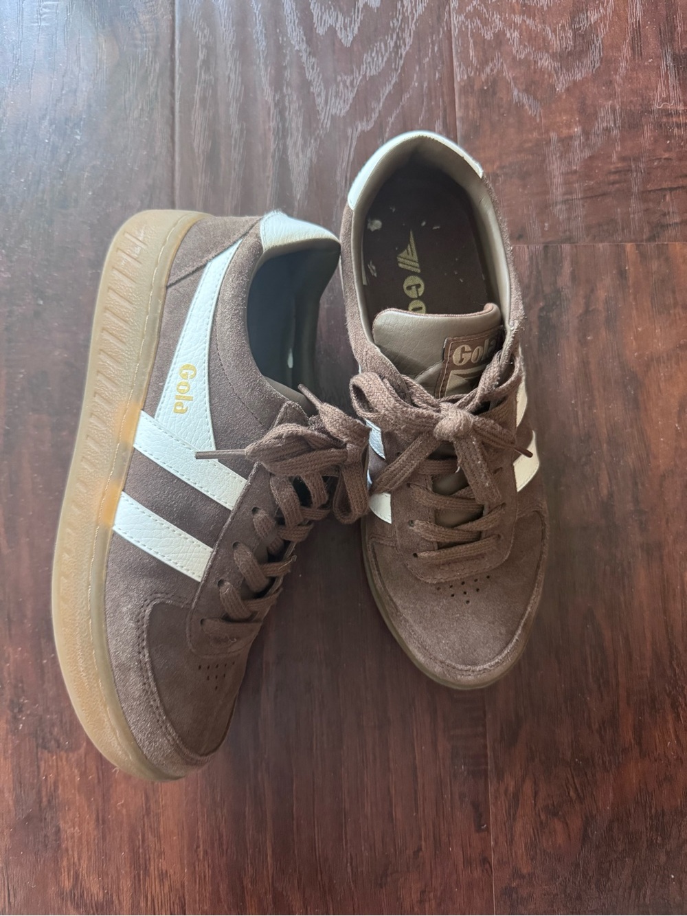 Gola Women’s suede shoes